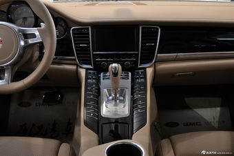 2010款保时捷 Panamera 4S 4.8L