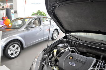 2012款奔腾B90 2.0L手动豪华型