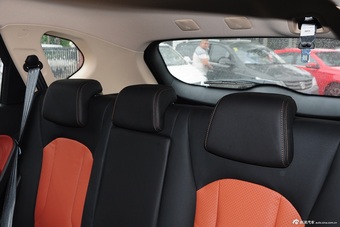 2015款宝骏560 1.8L手动精英型