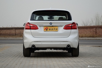 宝马2系旅行车220i 2.0T自动豪华设计套装