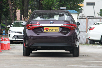 2016款雷凌双擎1.8L自动精英天窗版