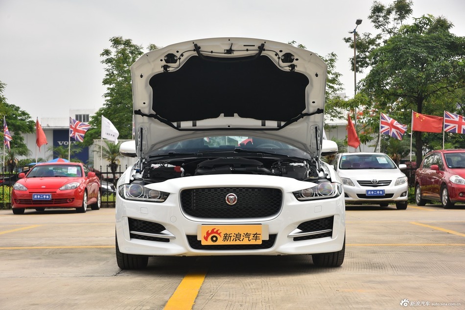 2015款捷豹XE R-SPORT 2.0T自动i4 Ti (200PS)