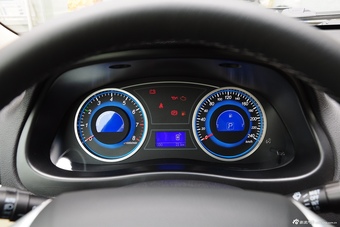 2015款吉利EC8 2.0L自动尊贵型