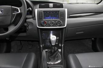 2014款众泰Z300 1.5L手动新视界豪华型