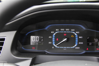 2015款荣威360 1.5L自动豪华版