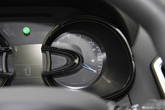 2015款东风风神AX7 2.0L手动智悦型