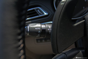 2014款东风标致408 1.6T自动尊贵版