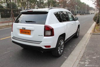 2014款指南者2.0L自动两驱豪华版