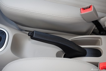 2015款启辰R50 1.6L自动豪华版