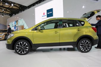 铃木SX4 S-CROSS