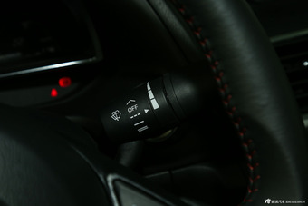 2016款马自达3昂克赛拉1.5L自动三厢尊贵型