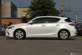 2014款雷克萨斯CT200h舒适版双色