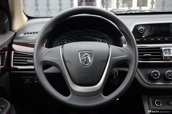 2016款宝骏630 1.5L手动标准型