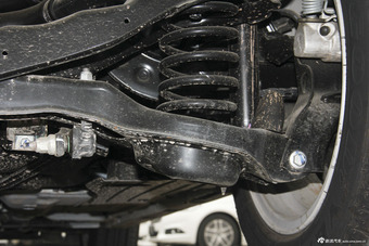 2015款福克斯三厢1.0T自动超能风尚型