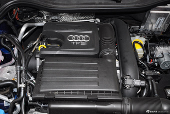 2016款奥迪A1 1.4T 自动30TFSI Sportback S Line运动版