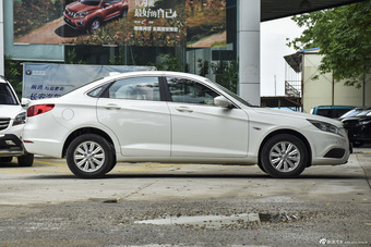 2015款绅宝D50 1.5L CVT标准超值导航版