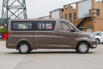 2016款睿行M90 2.0L手动标准型平顶掀背门