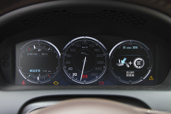2015款捷豹XJL 2.0T两驱典雅商务版