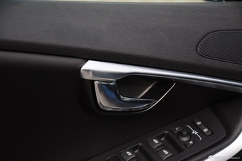 2015款沃尔沃V40 Cross Country 2.0T T5智雅版