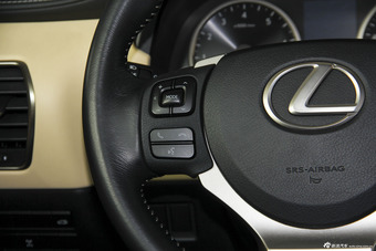 2015款雷克萨斯NX 2.0L自动200全驱锋尚版