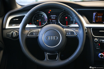 2016款改款奥迪A5 2.0T自动cabriolet 45TFSI进取型