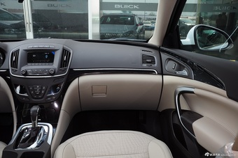 2015款君威2.0L自动领先时尚型