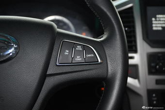 2012款奥轩GX5 2.0L手动两驱天窗版