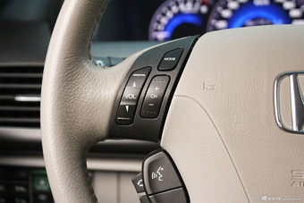 2012款东风本田艾力绅2.4 VTi-S尊贵版