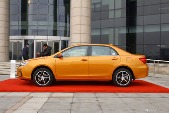 2014款比亚迪秦1.5T旗舰型