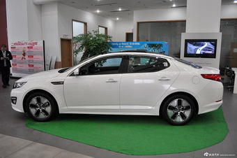 2013款起亚K5混动版