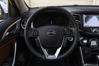 2016款比亚迪宋2.0TID自动尊贵型