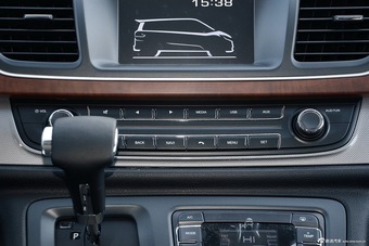 2016款上汽大通G10 2.0T自动豪华版