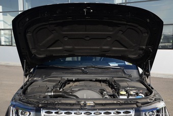 2016款第四代发现3.0T自动SDV6 HSE 柴油版