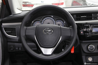 2015款雷凌1.6G CVT橙色限量版