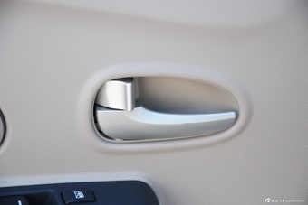 2015款启辰D50 1.6L自动豪华版