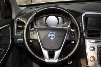 2016款沃尔沃XC60 2.5T自动 T6 AWD智越版
