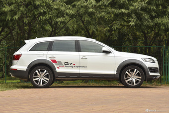 2014款奥迪Q7 35TFSI越野型