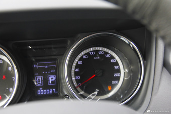 2016款东风风神A60 1.6L自动豪华型