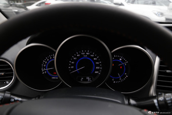 2015款逸动1.6L手动尊贵型国5