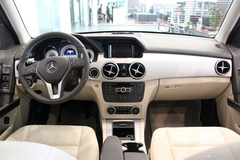 2013款奔驰GLK300 4MATIC 动感天窗型图片