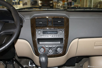 2014款五菱荣光1.2LS标准型