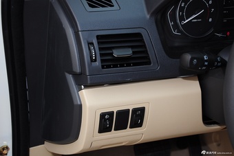 2015款绅宝D20自动两厢1.5L自动乐天版