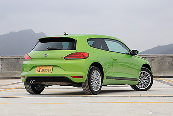 2015款尚酷2.0T自动豪华版