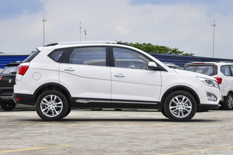 2016款宝骏560 1.8L手动精英型