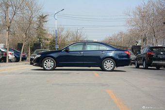 2015款红旗H7 1.8T自动豪华型