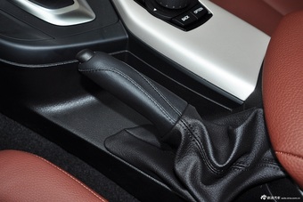 2014款宝马2系220i领先型