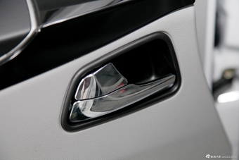 2013款瑞风M5 2.0T自动商务版