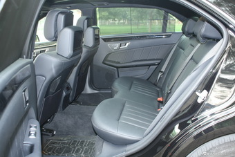 2014款奔驰E 300L运动轿车