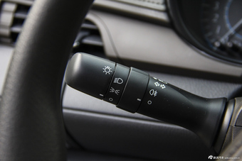 2015款YARiS L致炫1.5L自动魅动版