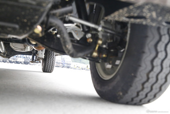 2016款睿行M90 2.0L手动标准型平顶掀背门